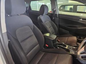 Hyundai Tucson 2.0 Premium auto - Image 4