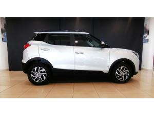 Mahindra XUV300 1.2T W8 - Image 2