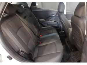 Mahindra XUV300 1.2T W8 - Image 5