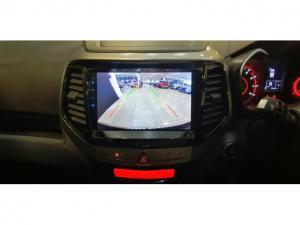 Mahindra XUV300 1.2T W8 - Image 6