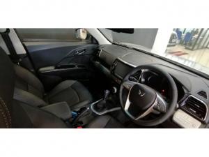 Mahindra XUV300 1.2T W8 - Image 7