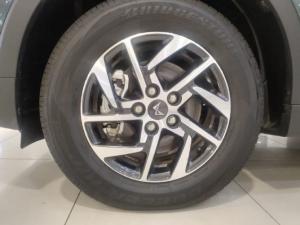 Mahindra XUV300 1.2T W8 - Image 10