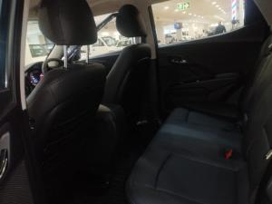 Mahindra XUV300 1.2T W8 - Image 5