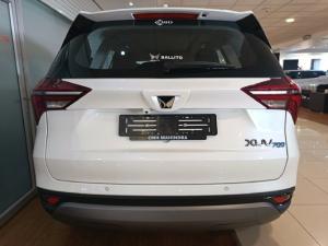 Mahindra XUV700 2.0T AX5 - Image 4