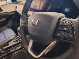 Mahindra XUV700 2.0T AX5 - Image 8