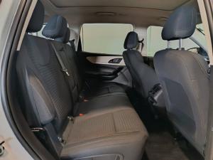 Mahindra XUV700 2.0T AX5 - Image 9