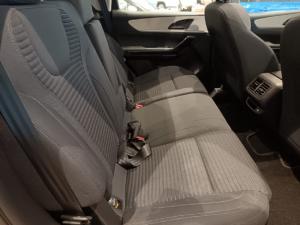 Mahindra XUV700 2.0T AX5 - Image 7