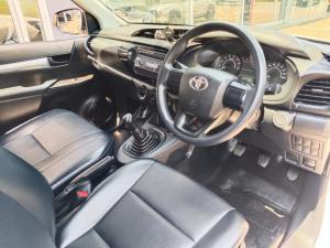 Toyota Hilux 2.0 single cab S (aircon) - Image 6