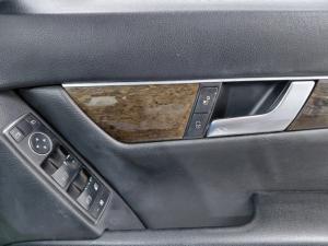 Mercedes-Benz C-Class C200 auto - Image 8