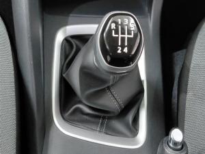 Nissan Magnite 1.0 Visia manual - Image 9