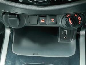 Nissan Navara 2.5DDTi double cab Stealth 4x4 - Image 11