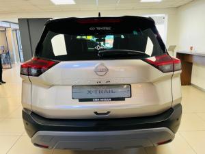 Nissan X-Trail 2.5 Acenta Plus 4WD - Image 4