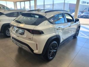 Toyota Starlet Cross 1.5 XS auto - Image 3