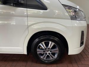 Toyota Quantum 2.8 LWB bus 11-seater GL - Image 6