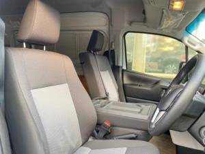 Toyota Quantum 2.8 SLWB panel van - Image 7