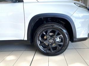 Toyota Urban Cruiser 1.5 XR manual - Image 6