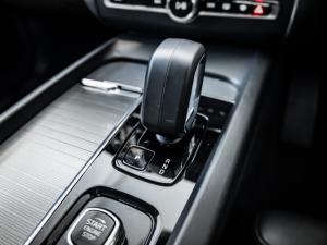 Volvo XC60 B6 AWD Ultimate Dark - Image 10