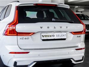 Volvo XC60 B6 AWD Ultimate Dark - Image 15