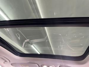 Volvo XC60 T8 Twin Engine AWD Ultimate Dark - Image 12