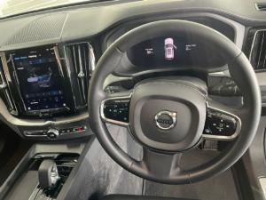 Volvo XC60 T8 Twin Engine AWD Ultimate Dark - Image 13