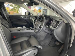 Volvo XC60 T8 Twin Engine AWD Ultimate Dark - Image 14