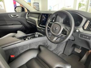 Volvo XC60 T8 Twin Engine AWD Ultimate Dark - Image 17
