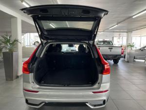 Volvo XC60 T8 Twin Engine AWD Ultimate Dark - Image 4