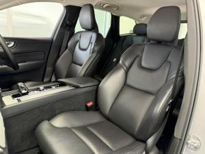 Volvo XC60 B5 AWD Plus Bright - Image 11