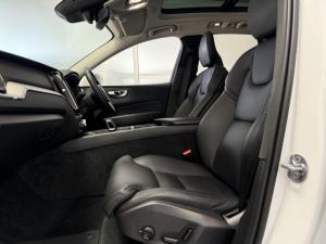 Volvo XC60 B5 AWD Plus Bright - Image 12