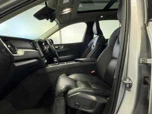 Volvo XC60 B5 AWD Plus Dark - Image 12