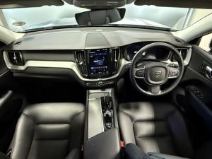 Volvo XC60 B5 AWD Essential - Image 14