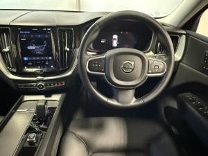 Volvo XC60 B5 AWD Essential - Image 15