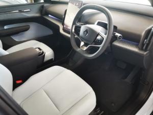 Volvo EX30 Single Motor Extended Range Ultra - Image 4