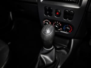 Nissan NP200 1.6i - Image 10