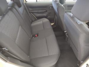 Suzuki Jimny 1.5 GLX AllGrip 5-door manual - Image 7