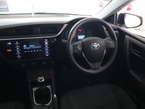 Toyota Corolla Quest 1.8 Plus manual - Image 11