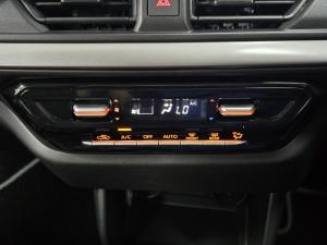 Suzuki Swift 1.2 GLX auto - Image 8