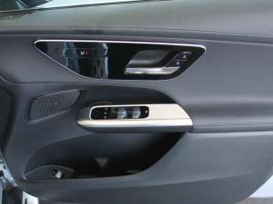 Mercedes-Benz GLC GLC300d coupe 4Matic Avantgarde - Image 13