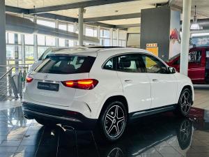 Mercedes-Benz GLA GLA200 Progressive - Image 2