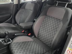 Volkswagen Polo Vivo hatch 1.6 Style - Image 12