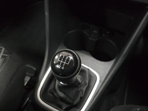 Volkswagen Polo Vivo hatch 1.6 Style - Image 7