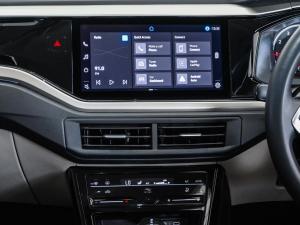 Volkswagen Polo sedan 1.0TSI Life - Image 17