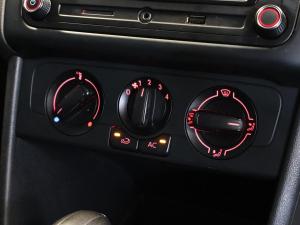 Volkswagen Polo Vivo hatch 1.6 Comfortline auto - Image 10