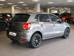 Volkswagen Polo Vivo hatch 1.6 Comfortline auto - Image 8