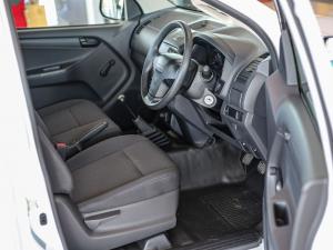 Isuzu D-Max Gen 6 250 single cab Fleetside safety - Image 12