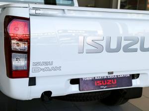 Isuzu D-Max Gen 6 250 single cab Fleetside safety - Image 7