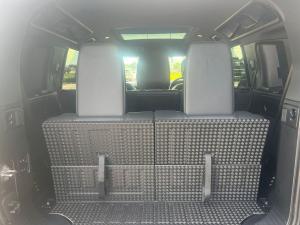 Land Rover Defender 110 D350 X-Dynamic HSE - Image 27