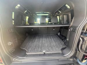 Land Rover Defender 110 D350 X-Dynamic HSE - Image 28