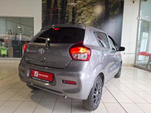 Toyota Vitz 1.0 XR manual - Image 2