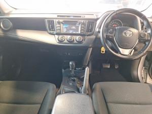 Toyota RAV4 2.0 GX auto - Image 6